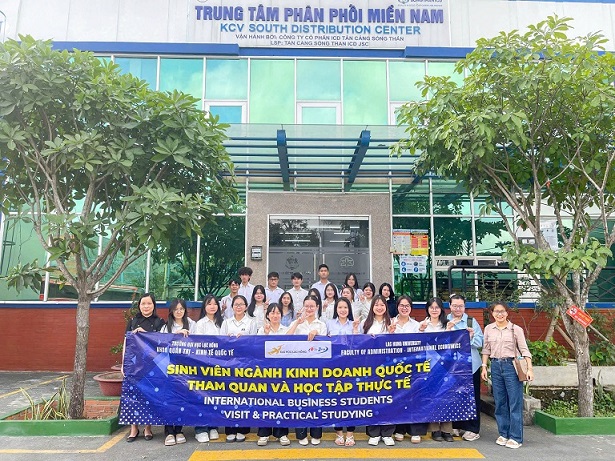 Chuyến tham quan thực tế và học tập tại doanh nghiệp của sinh viên ngành Kinh doanh quốc tế