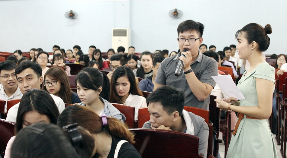 Bắt tay nâng mạnh quy mô tuyển dụng cùng Chuỗi nhà thuốc Long Châu (FPT Retail)