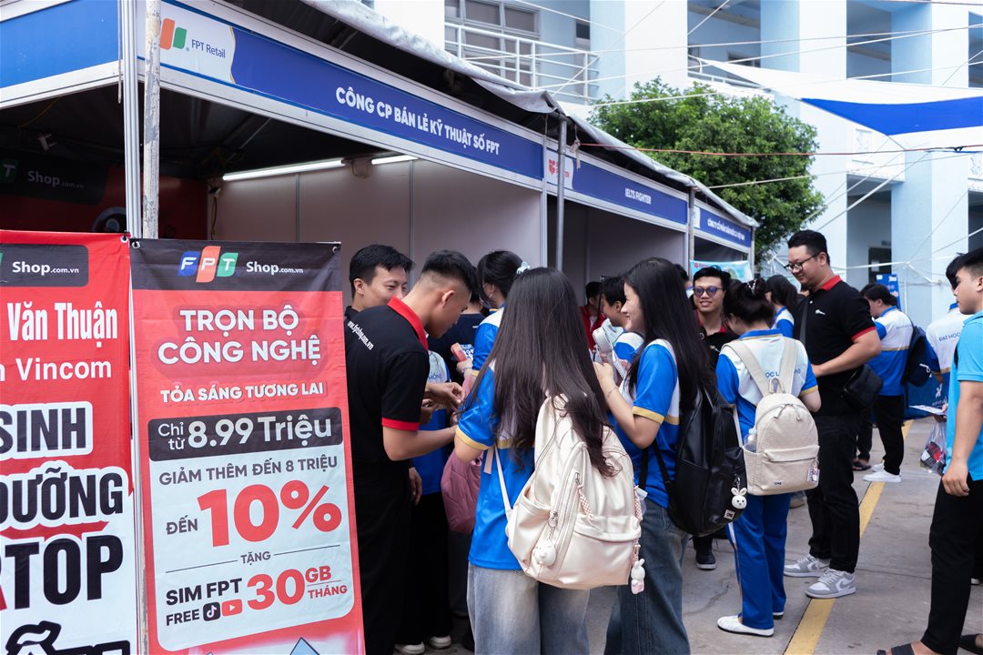 ​   lhu student fest 2025