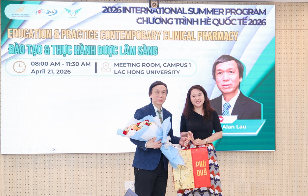 LHU tiếp cận chương trình đào tạo Dược lâm sàng từ chuyên gia Hoa Kỳ