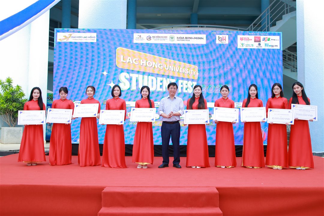 LHU Student Fest 2025 “bào tim” K28 trong ngày ra mắt