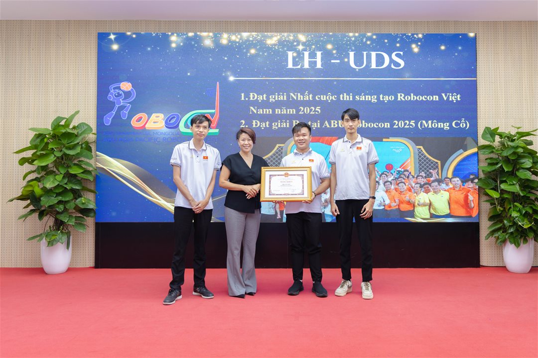LHU vinh danh các tập thể, cá nhân xuất sắc trong công tác đào tạo