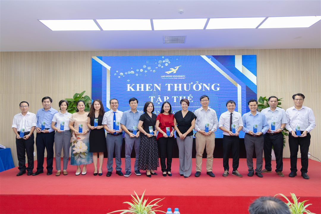 LHU vinh danh các tập thể, cá nhân xuất sắc trong công tác đào tạo