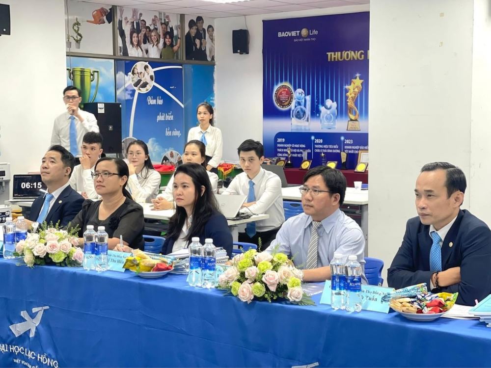 Triển khai ý tưởng “thực tập tại đâu, báo cáo tốt nghiệp tại đó”,